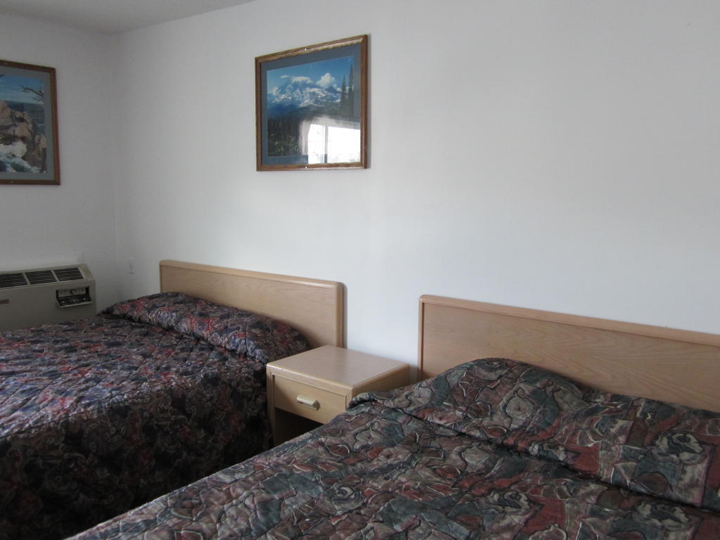 Oasis Hotel Cache Creek Pokoj fotografie
